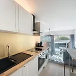 2 Pieces - Parking - Jacuzzi - Food & Drink - *